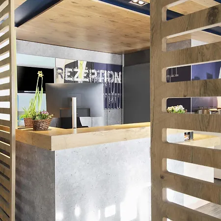 Rostock-broderstorf 3*