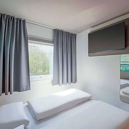 B&B Hotel Rostock-Broderstorf Hotel 3*