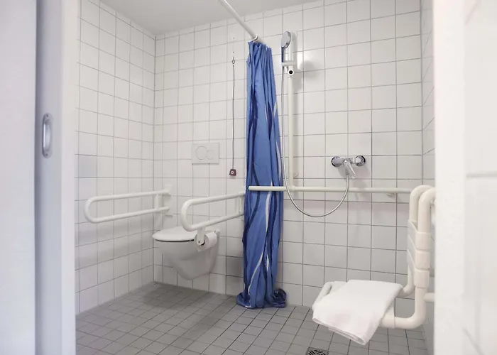 ホテル Rostock-broderstorf 3*